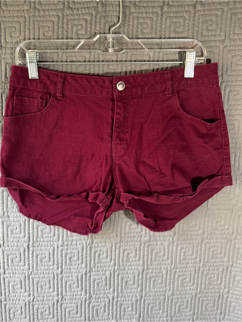 Forever 21 Womens Cuffed Denim Shorts Burgundy Maroon Size Large L Low Mid Rise